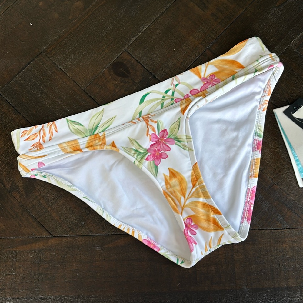 BNWT Rip Curl bikini bottoms